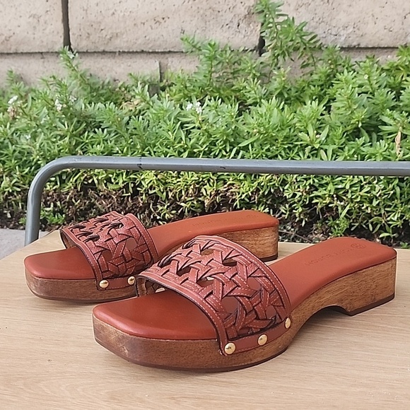 Tory Burch Shoes - Tory Burch Basket weave Clogs in brick Red Size 9.5